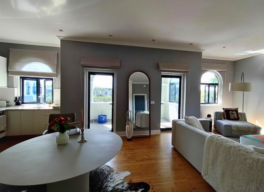 To Let 2 Bedroom Property for Rent in Green Point Western Cape